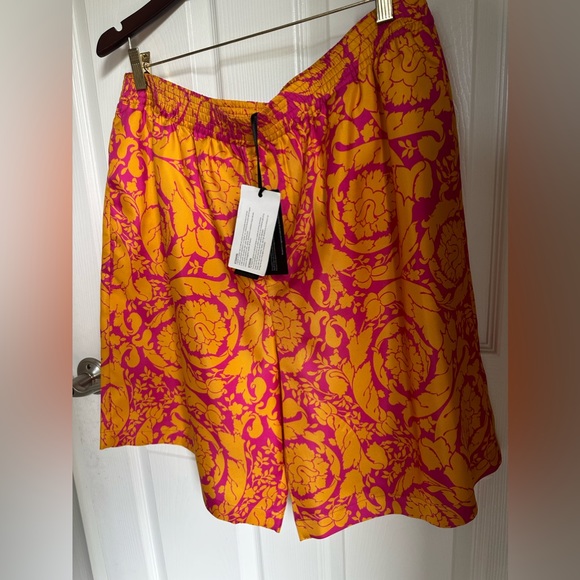 Versace - Picture 5 of 9